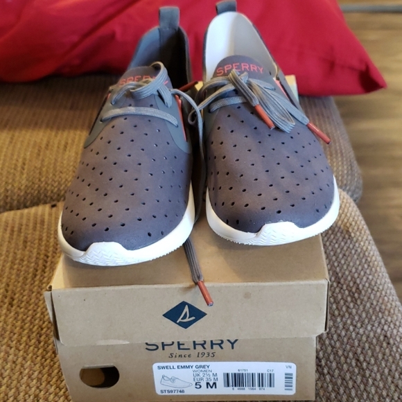 Sperry Shoes - Sperry Water Shoes sz 5